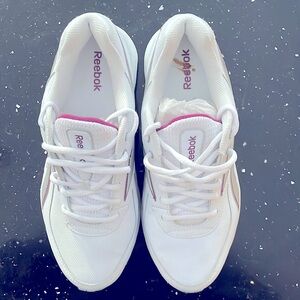 Woman’s Reebok MCX Sneakers size 10 wide.